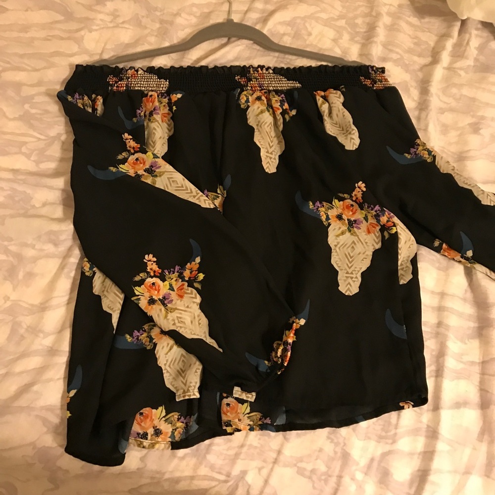 Altar’d state horn top